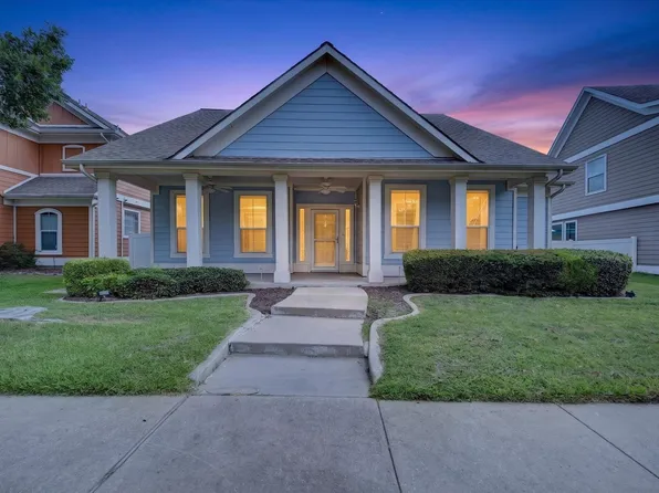 10025 Pinecrest Dr, Aubrey, TX 76227