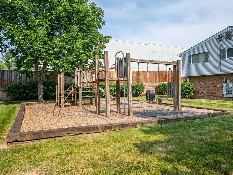 7752 Montgomery Rd #73 — Photo 40