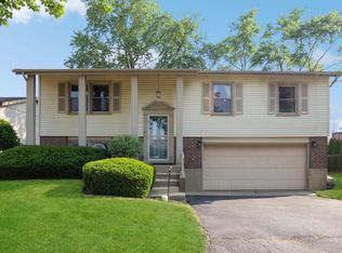 1312 W Meyer Dr, Addison, IL 60101