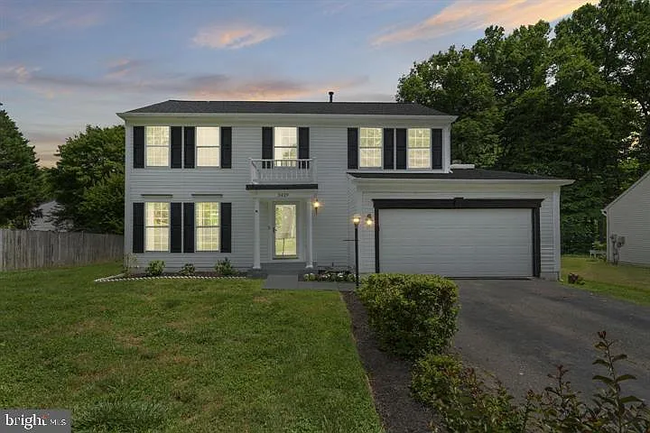 4 bed, 4.0 bath, 2600 sqft, $3,300 — Photo 2
