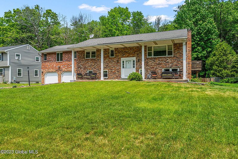 3rd image of 3017 Williamsburg Drive