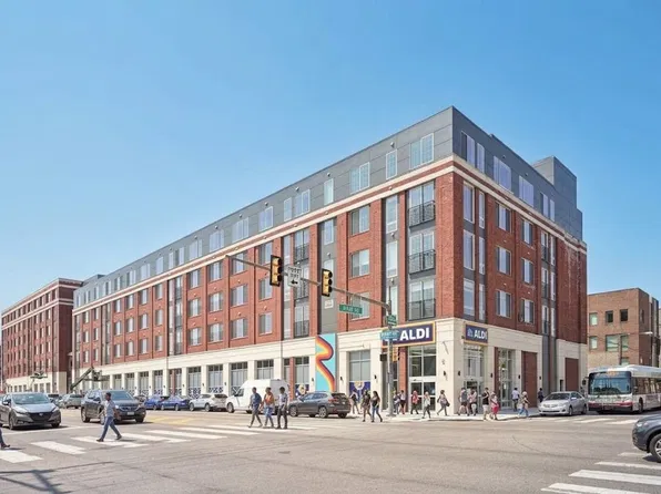 The Howell - 2101 Washington Ave