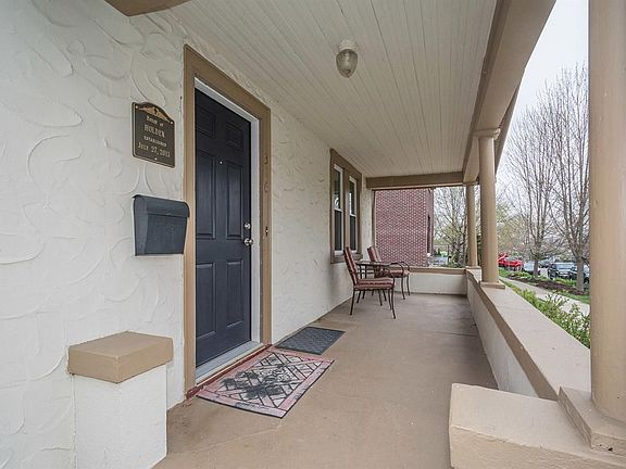 3rd image of 316 Pauline Blvd