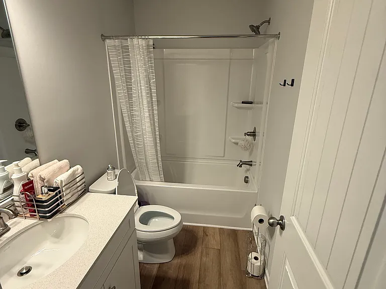 855 Eagle Ave — Photo 6