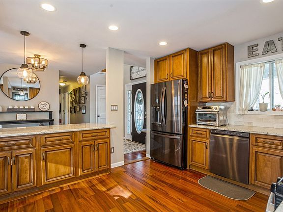 5th image of 40 Brookhaven Dr