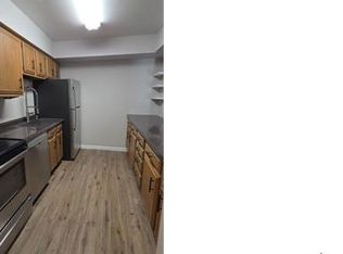 6537 Woodhall Dr APT 4, Sylvania, OH 43560