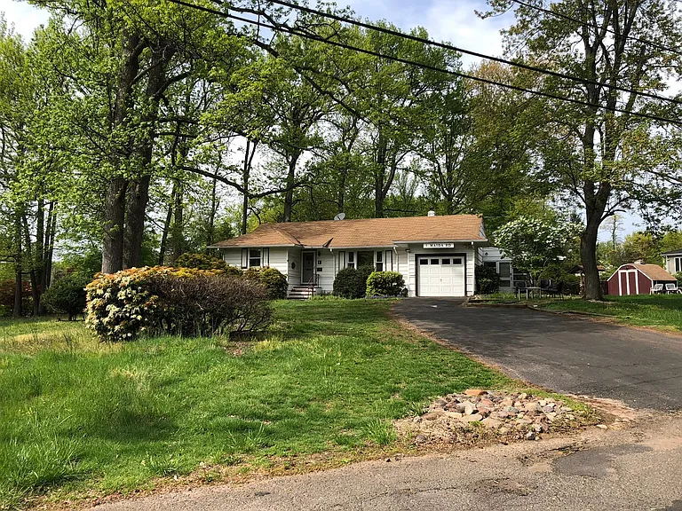 1 Maida Rd — Photo 1