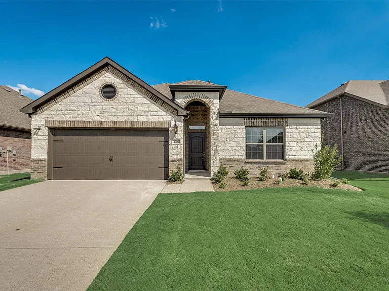 4008 Gray Wolf Dr — Photo 1