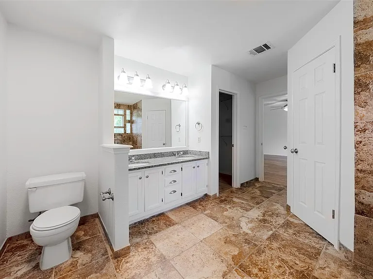 13701 Cambourne Dr — Photo 20