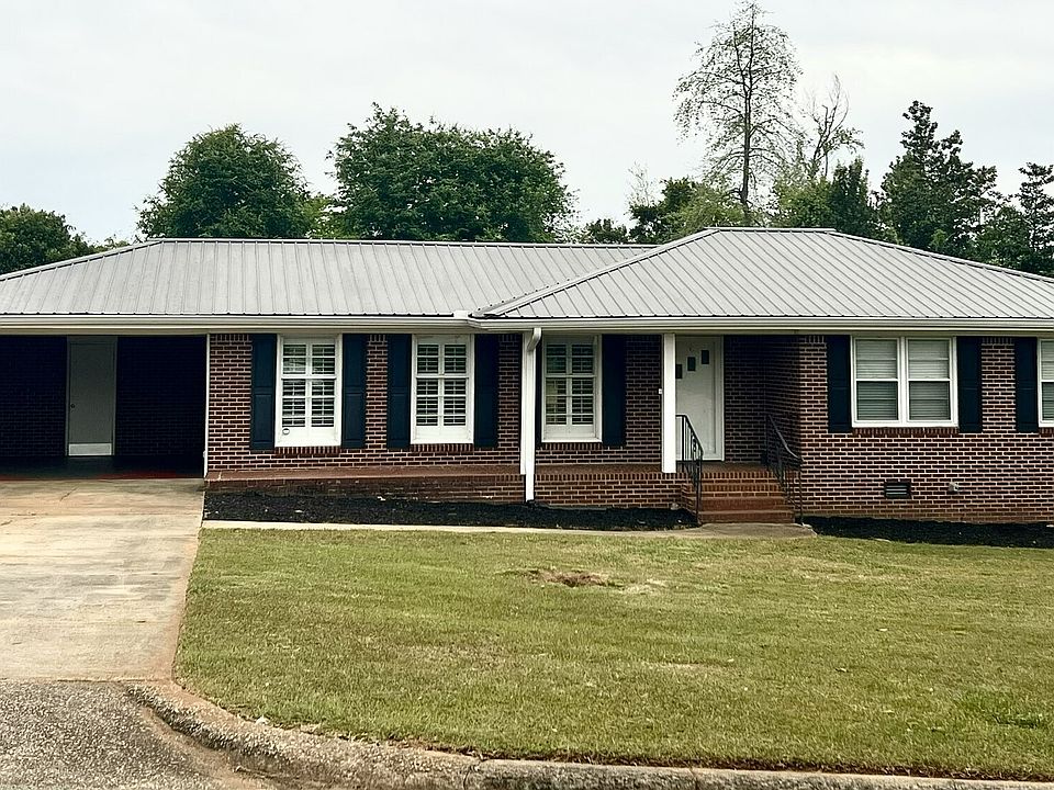 1st image of 6 Colonial Dr