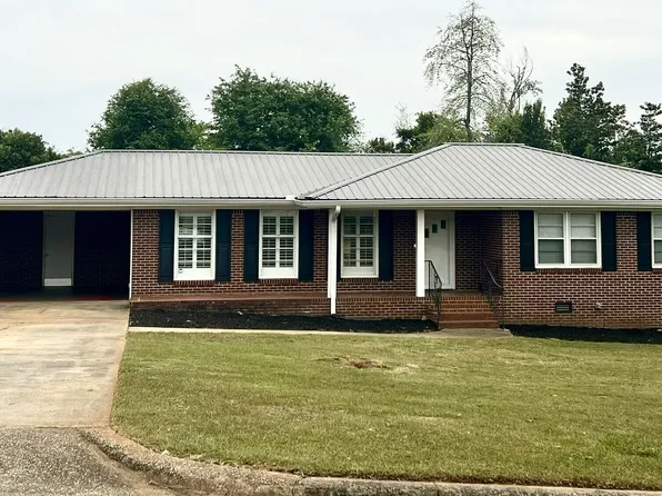 6 Colonial Dr, Newnan, GA 30263