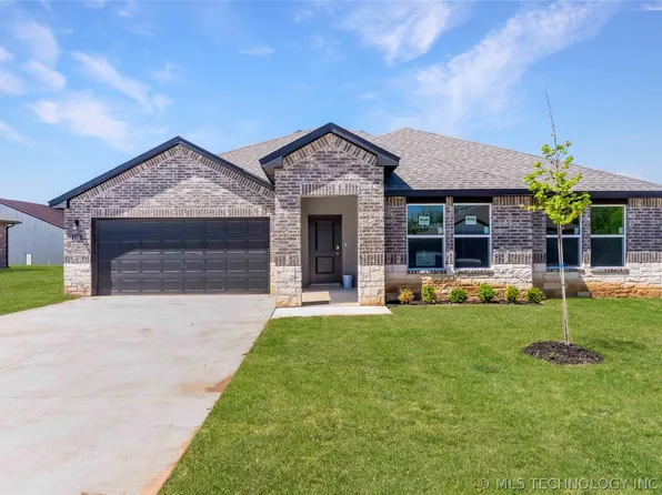 1135 N Arapahoe Ave, Chouteau, OK 74337