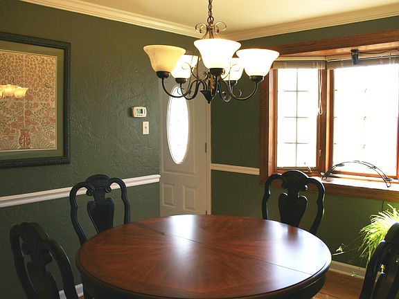 Lovely dining room