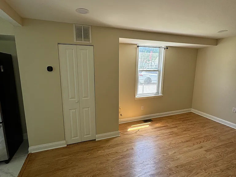 2427 Wythe Ave — Photo 14