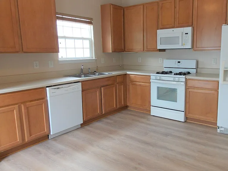 1741 E Honey Springs Ave — Photo 7