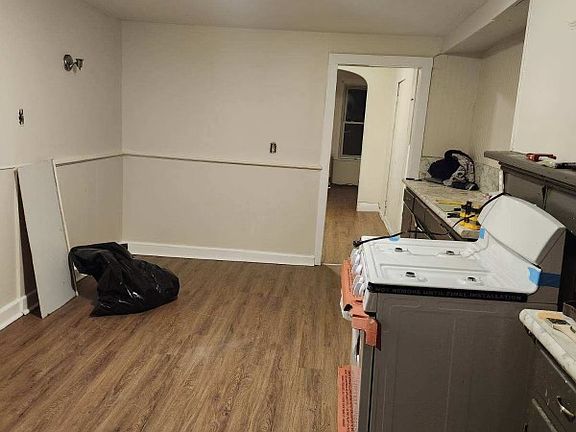 4th image of 1004 5th Ave #2
