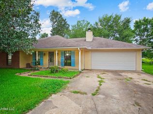 400 Beaver Creek Dr, Ridgeland, MS 39157