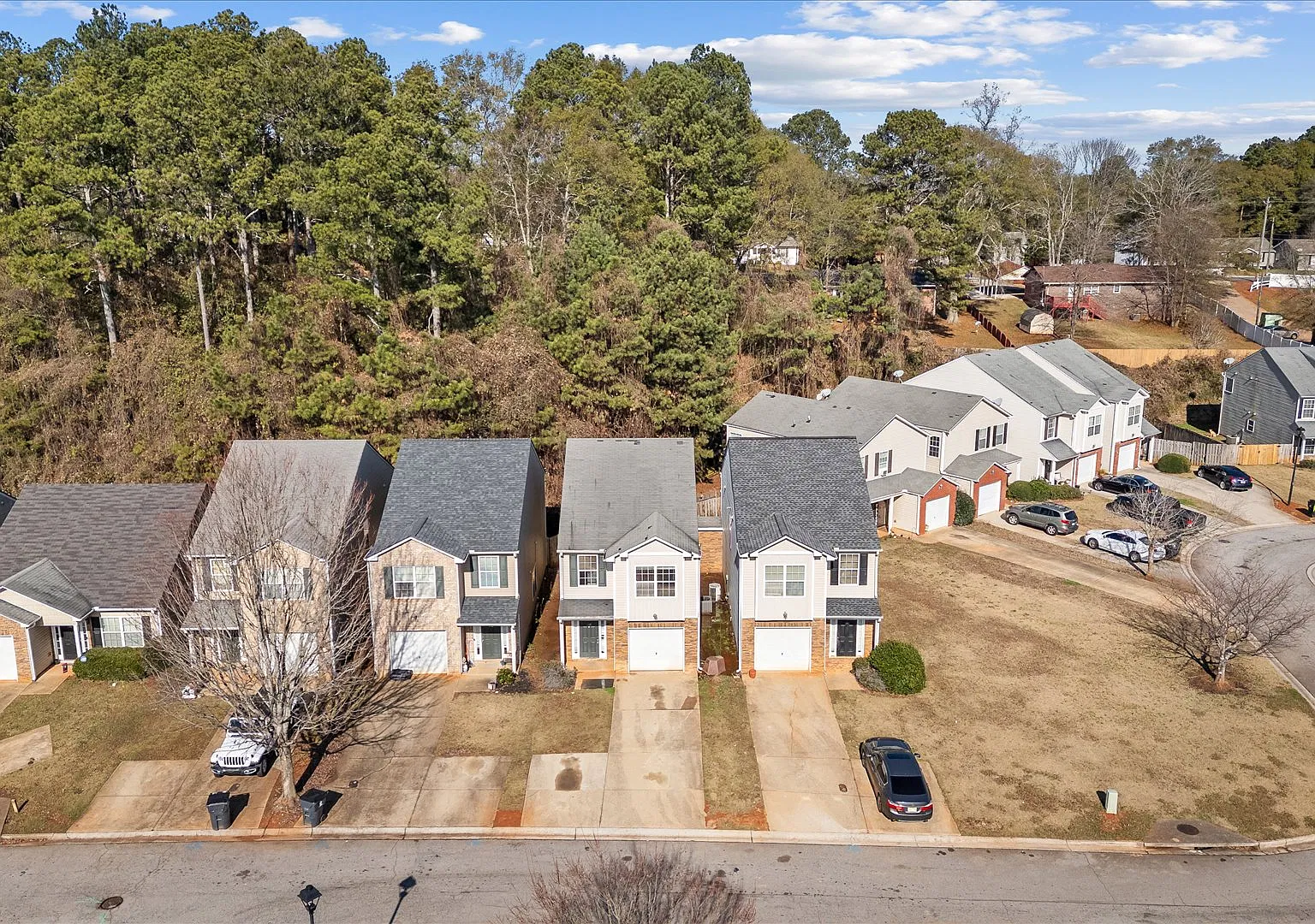 3 bed, 2.5 bath, 1524 sqft, $1,525 — Photo 2