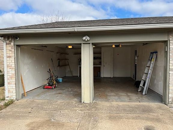 2nd image of 1211 Brush Creek Dr #1