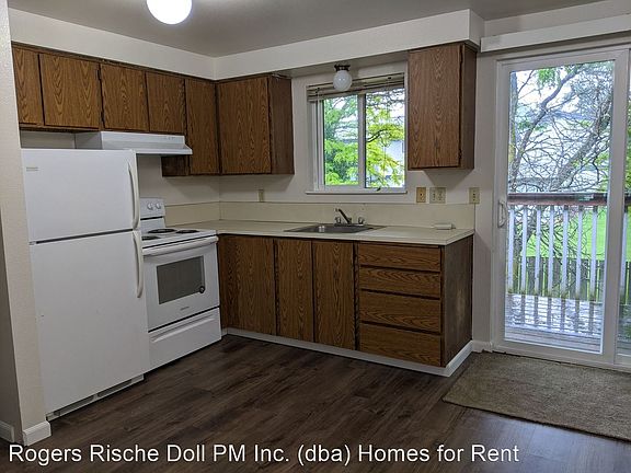 5th image of 390 NE Izett St #St202-8660