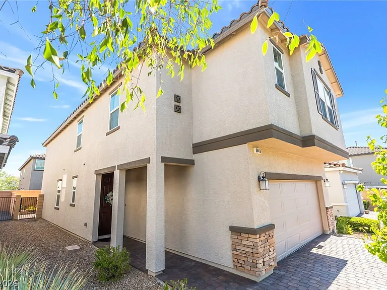 8448 Vulturo Ave — Photo 3