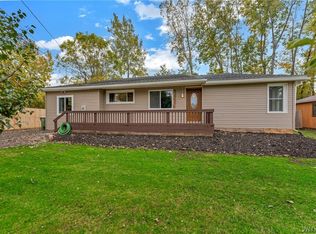 95 Telegraph Rd, Middleport, NY 14105