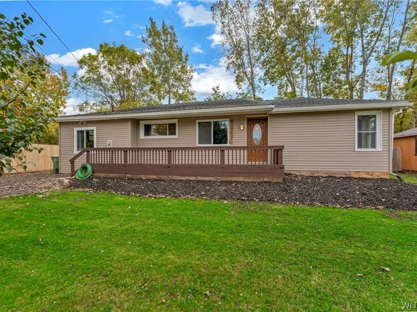 95 Telegraph Rd, Middleport, NY 14105