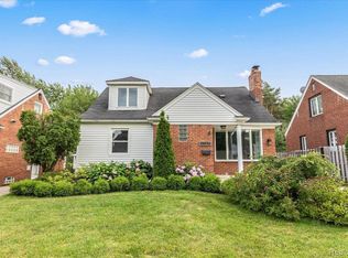 2762 Pembroke Rd, Birmingham, MI 48009