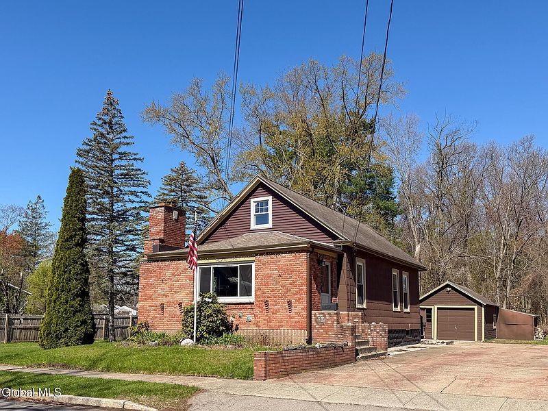 3rd image of 378 Bradford Road