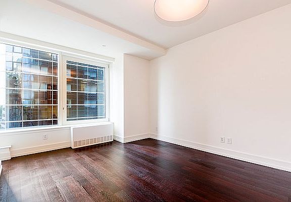 5th image of 2 Water St APT 7C