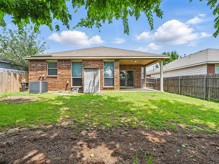 7464 Maroon Dr — Photo 15