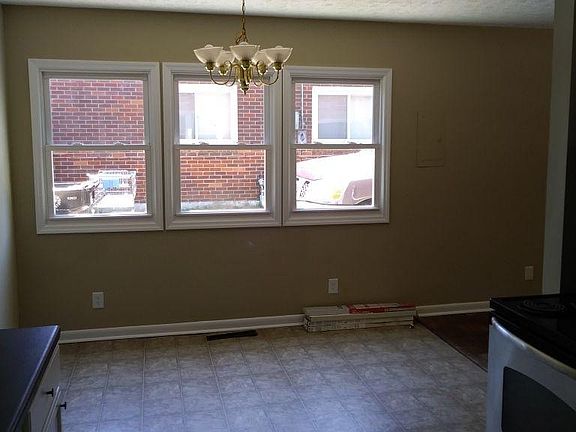5th image of 2116 Goldsmith Ln