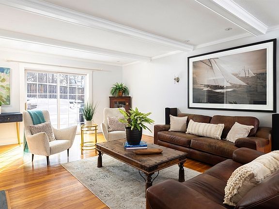 3rd image of 18 Moffat Rd