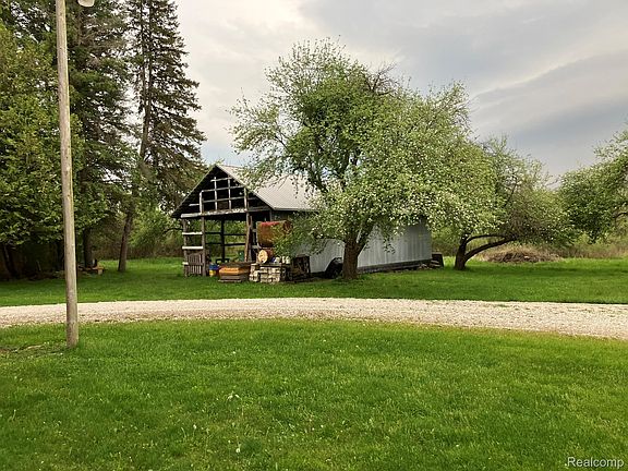 5th image of 5893 Cribbins Rd