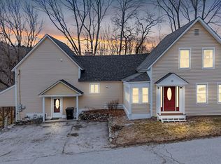 38 High St, Sunapee, NH 03782