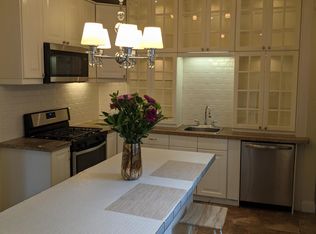 521 23rd Ave E, Seattle, WA 98112