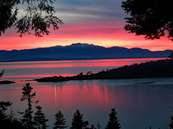 8115 Redrooffs Rd, Sunshine Coast, BC V7Z 1C7