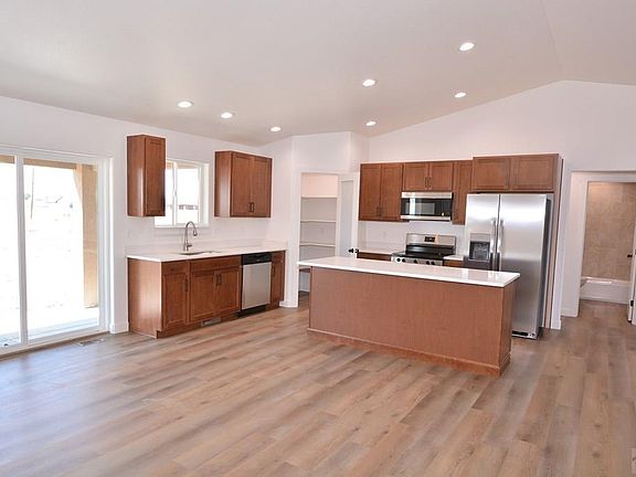 5th image of 1115 N Knotty Pine Ln