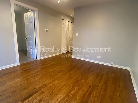5th image of 2156 W Belle Plaine Ave #1B