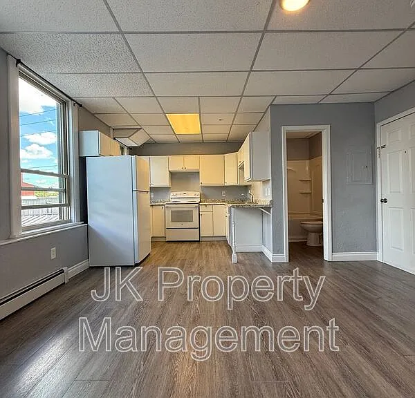 809 15th St #202 — Photo 9