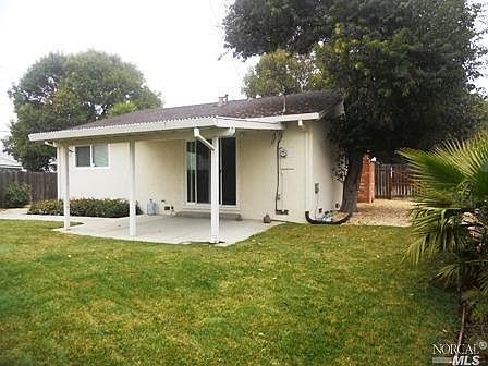 5th image of 1007 Meadowlark Dr