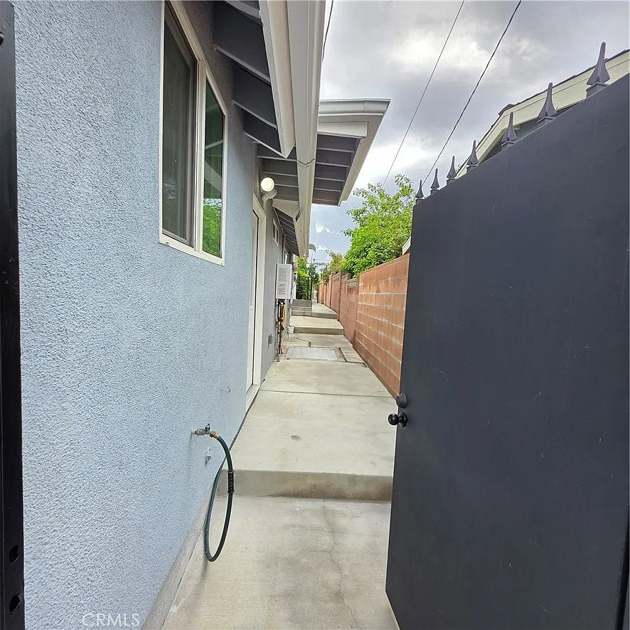 2 bed, 620 sqft, $2,600 — Photo 3