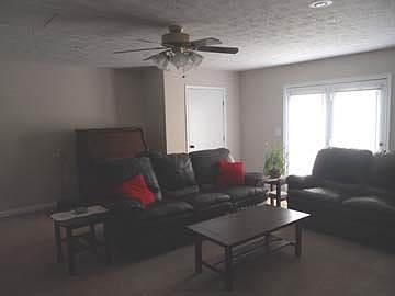 2nd image of 106 Lou St