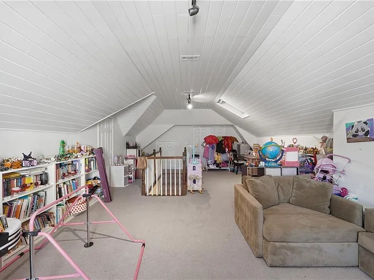 1737 Kinsmon Cv — Photo 32