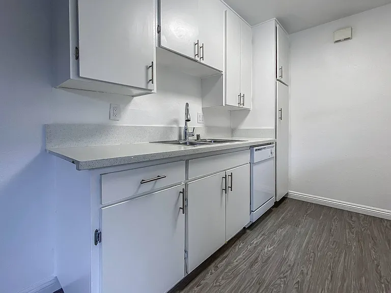 Buena Casa Apartments — Photo 35