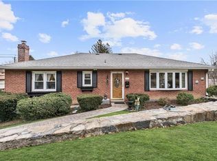 9 Rockingchair Rd, White Plains, NY 10607