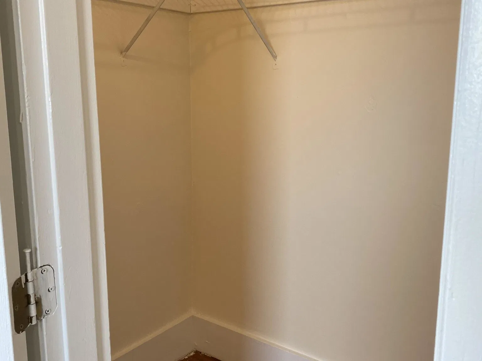 433 Cambridge St — Photo 4