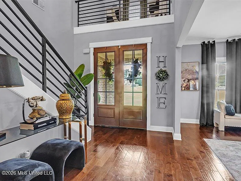 5 bed, 3.0 bath, 3031 sqft, $3,200 — Photo 3