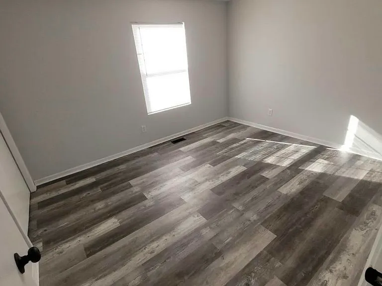 2323 W Osterhout Ave #3 — Photo 2
