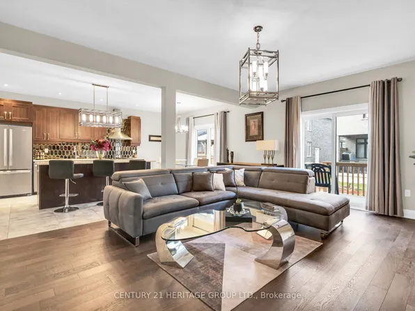 13 Mabern St, Barrie, ON L9J 0J1